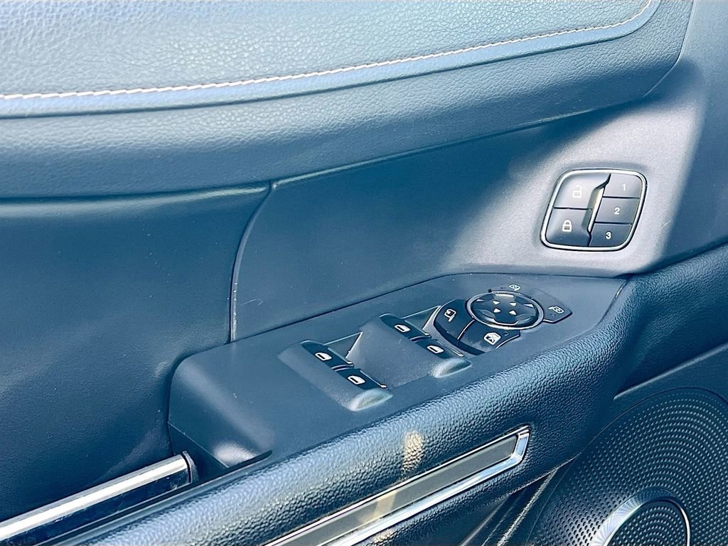 Used 2024 Ford Expedition Max XLT image 18