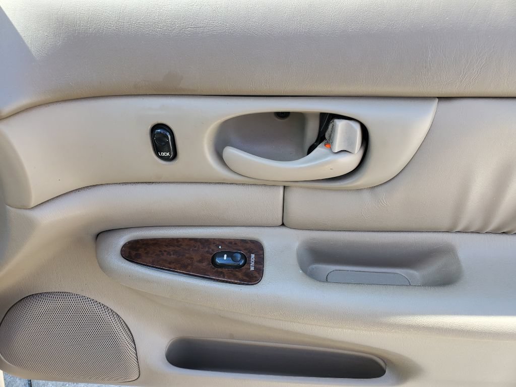 Used 2004 Buick Century Custom FWD image 33