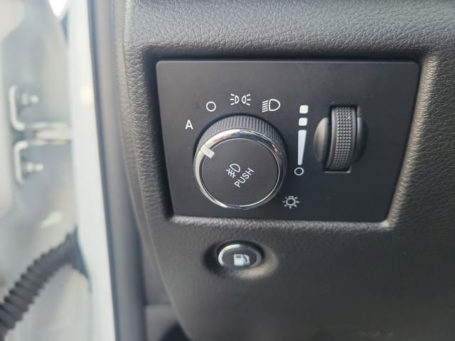 Used 2020 Jeep Grand Cherokee Laredo image 25