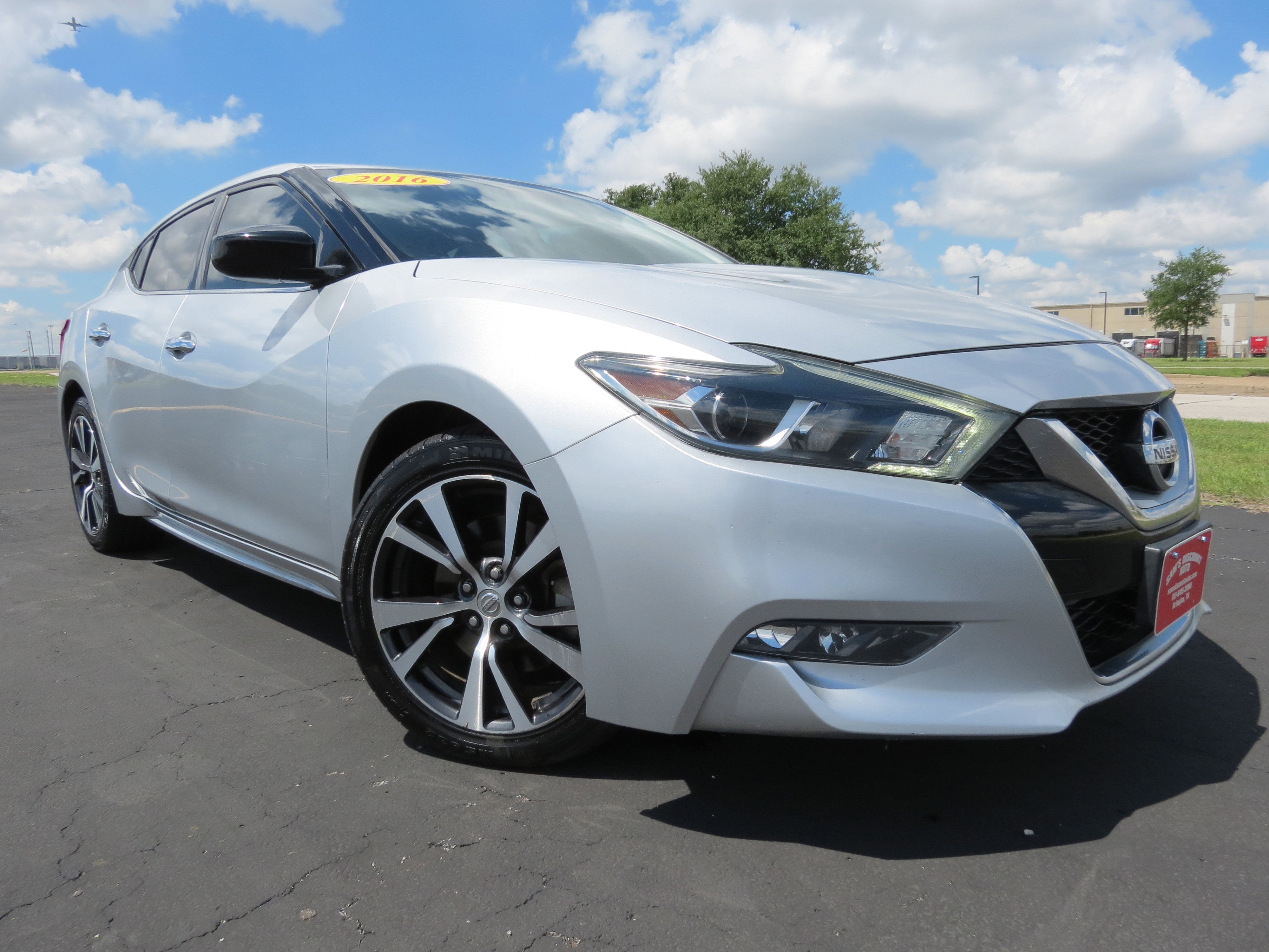 Used 2016 Nissan Maxima 3.5 S image 2