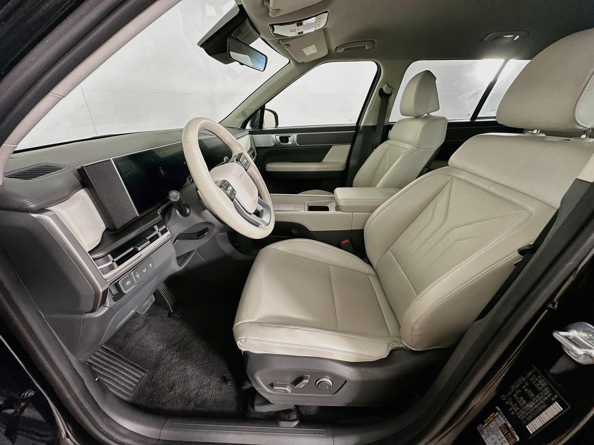 Used 2025 Hyundai Santa Fe SEL AWD/4WD image 13