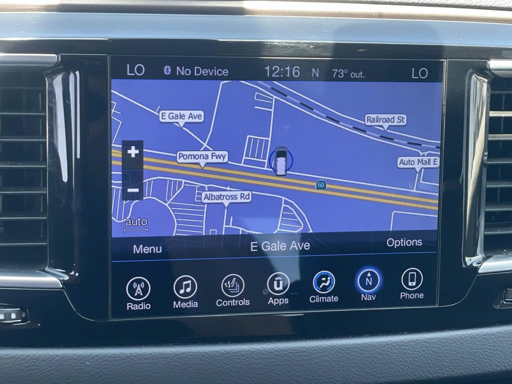 Used 2017 Chrysler Pacifica Touring-L Plus FWD image 18