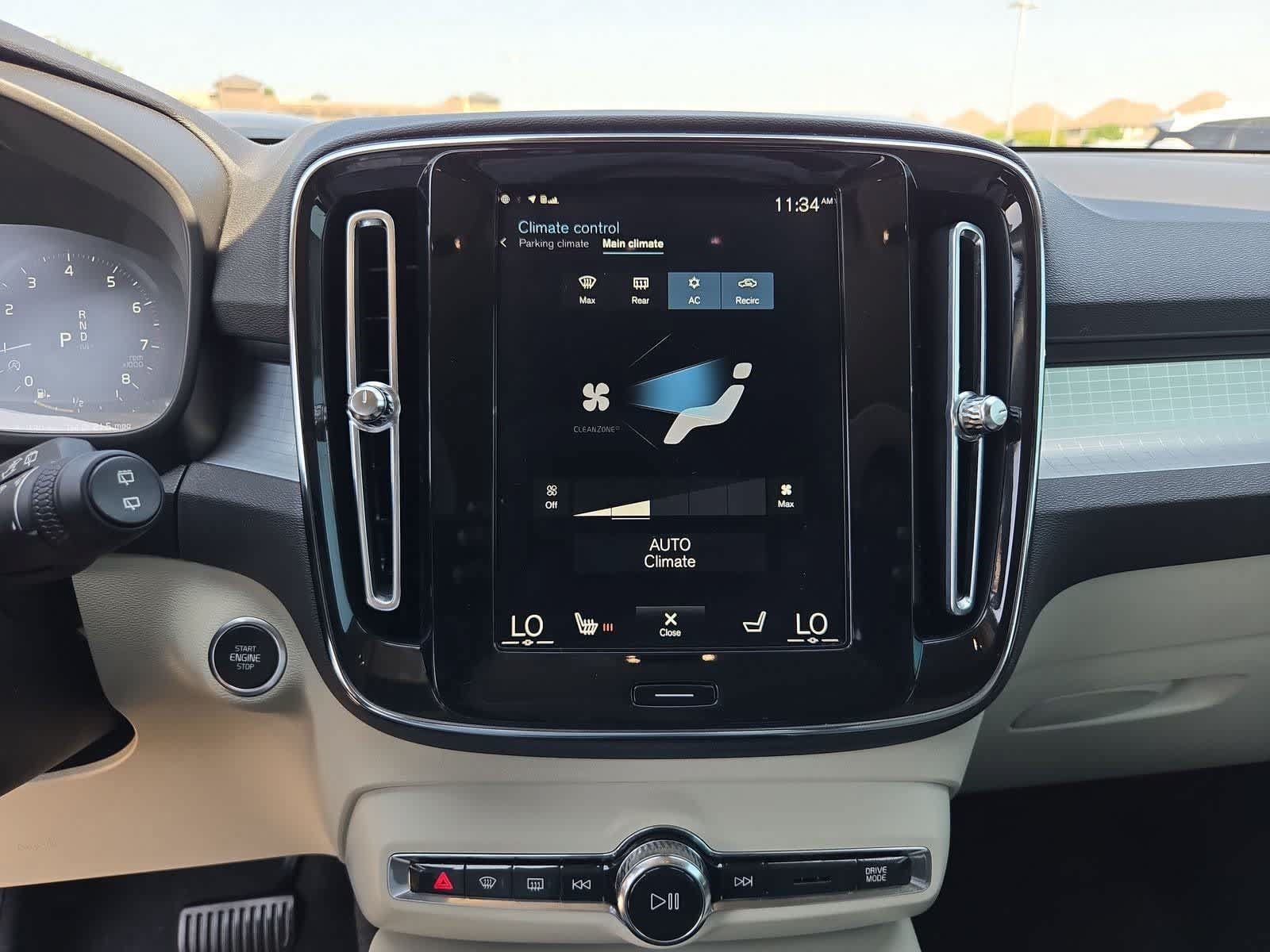 Used 2022 Volvo XC40 T4 Momentum FWD image 25