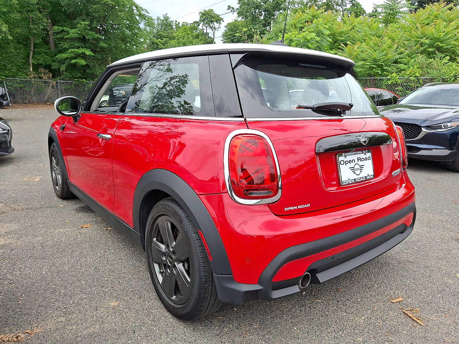 Used 2024 MINI Cooper 2-Door Hardtop FWD image 4