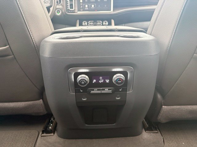 Used 2022 GMC Yukon Denali AWD/4WD image 12
