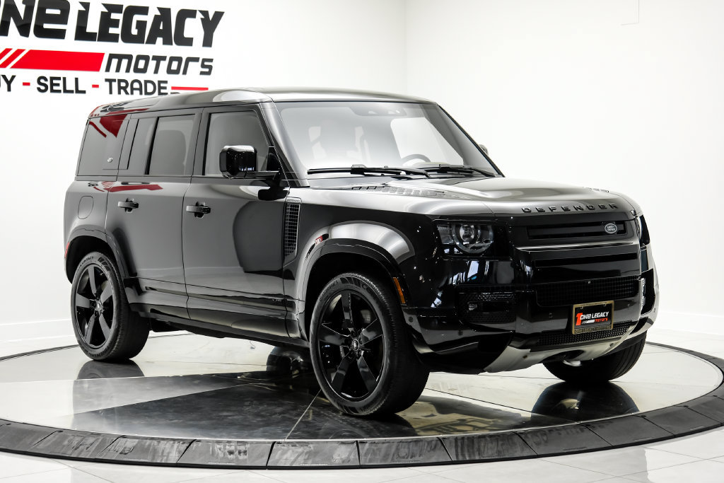 Used 2024 Land Rover Defender 110 V8 AWD/4WD image 3