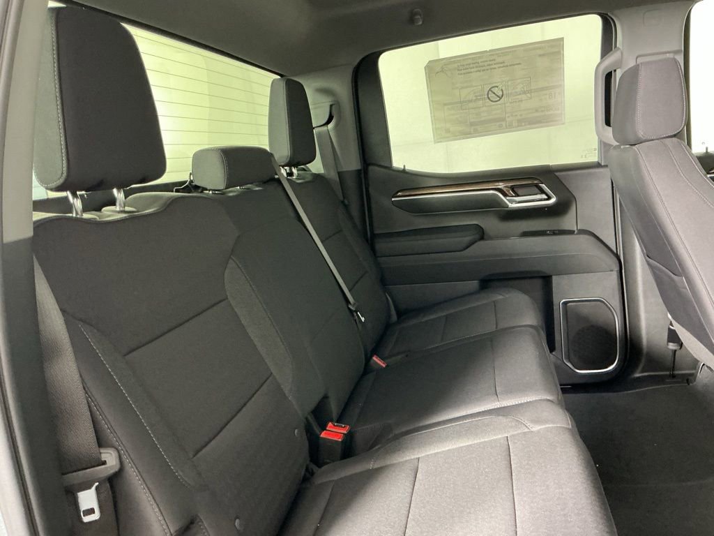Used 2023 Chevrolet Silverado 1500 Custom Trail Boss w/ LPO, Dark Essentials Package AWD/4WD image 9