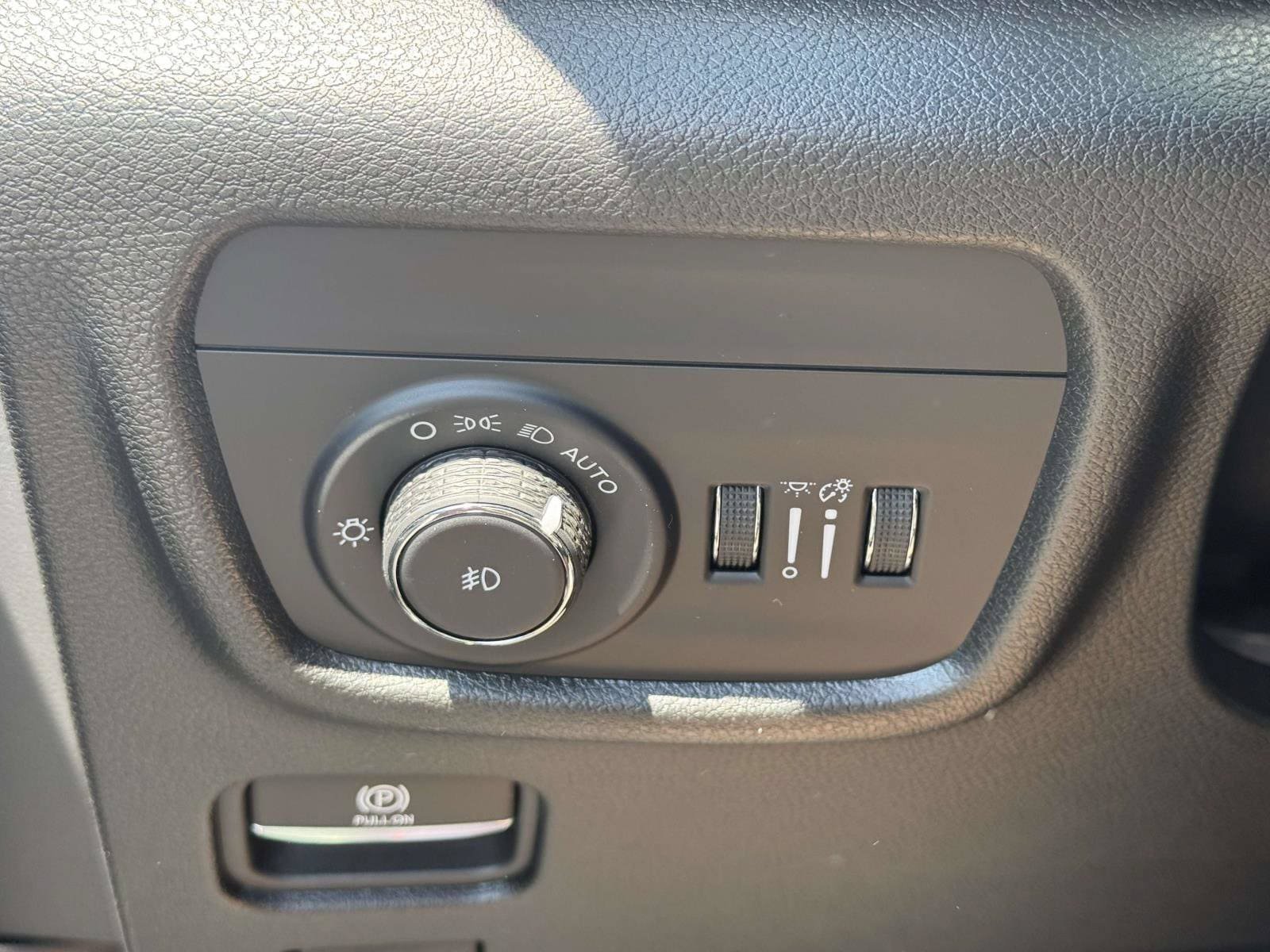 Used 2026 Jeep Grand Cherokee Limited w/ Limited Altitude Package AWD/4WD image 19