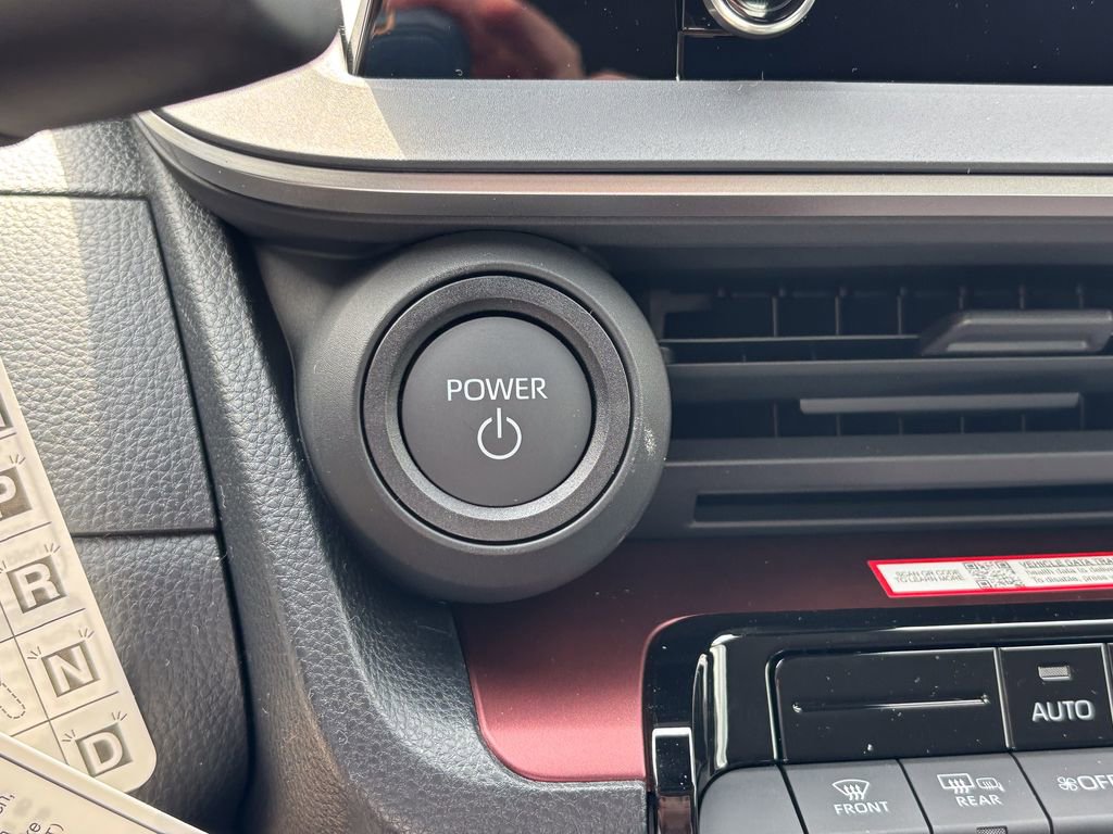 New 2026 Toyota Prius Plug-In Hybrid FWD image 21