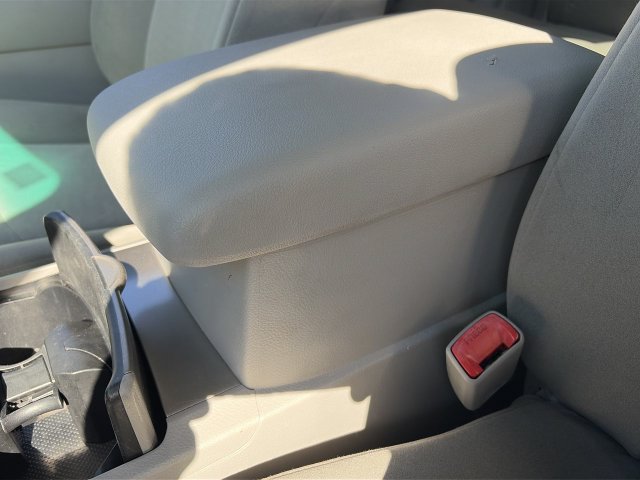 Used 2013 Toyota Highlander Plus w/ Protection Pkg AWD/4WD image 30