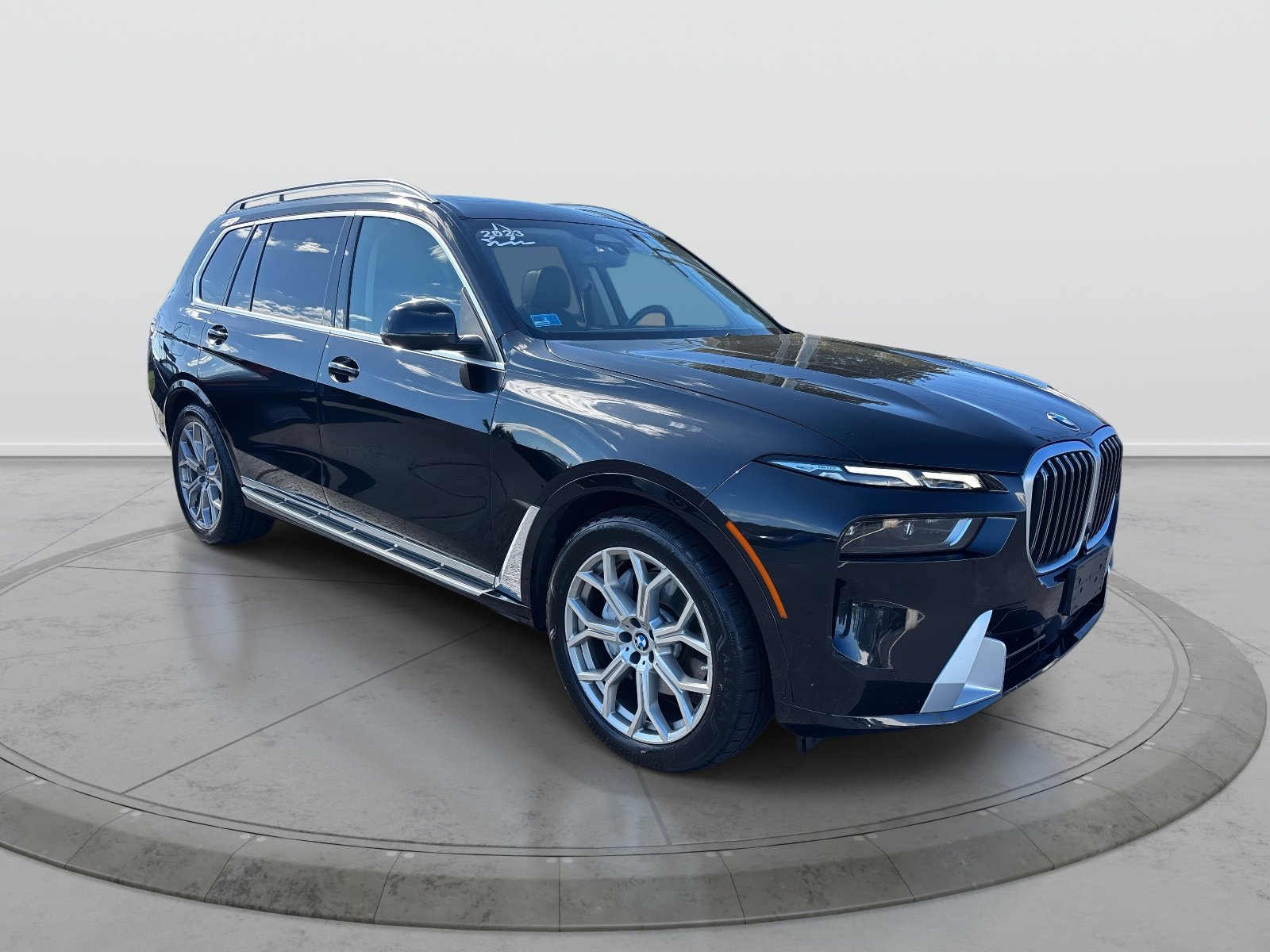 Used 2023 BMW X7 xDrive40i w/ Premium Package AWD/4WD image 6