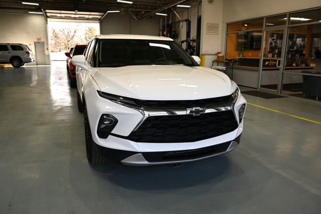 Used 2023 Chevrolet Blazer LT w/ Driver Confidence Package image 3