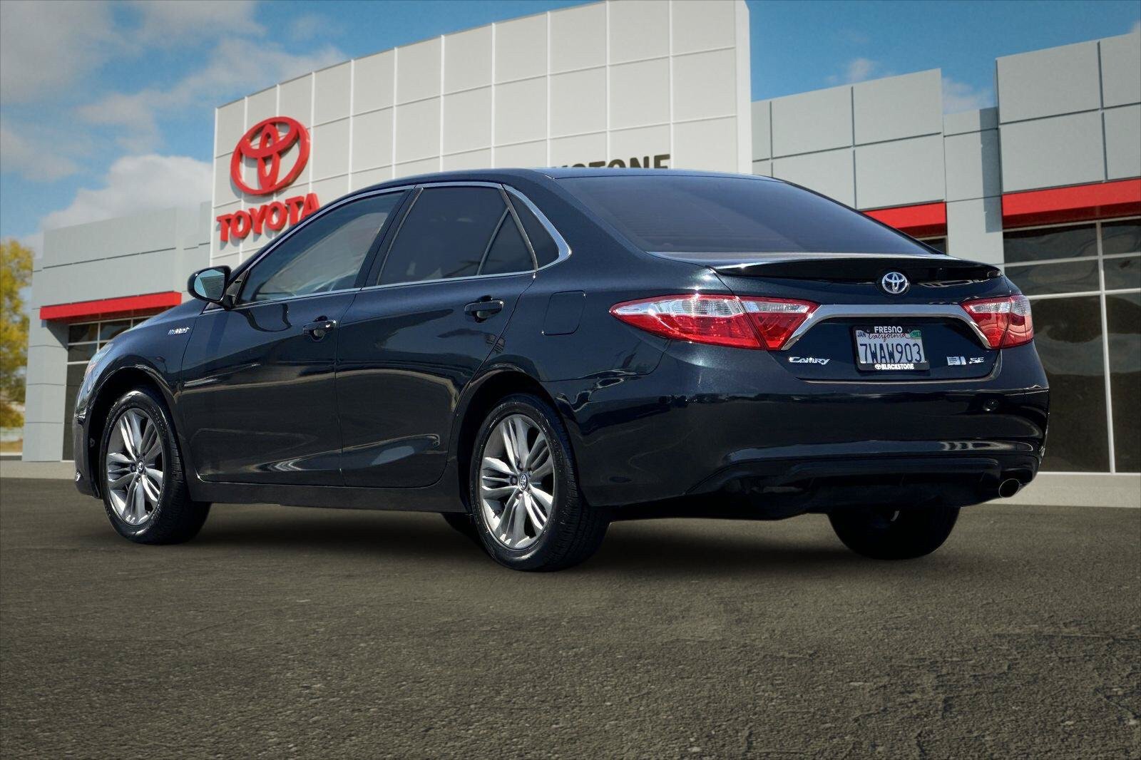 Used 2017 Toyota Camry SE FWD image 5