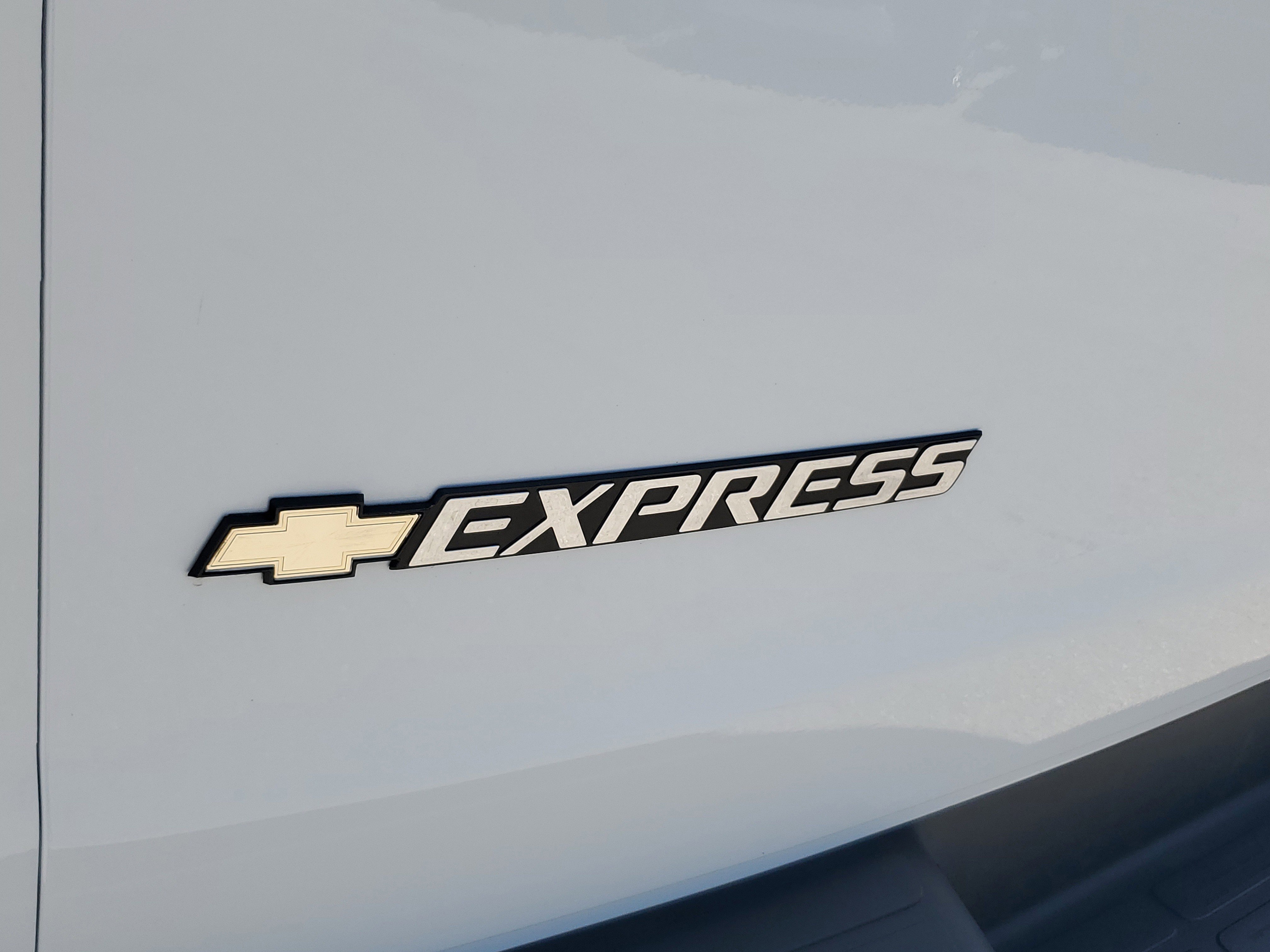 Used 2025 Chevrolet Express 3500 LT w/ LT Preferred Equipment Group RWD image 10