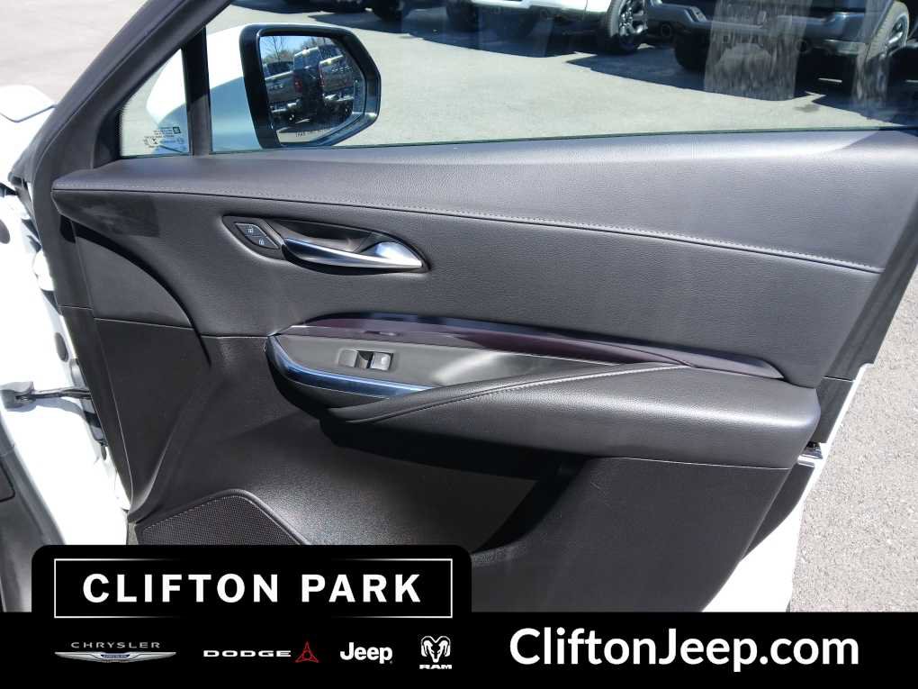 Used 2022 Cadillac XT4 Luxury w/ Cold Weather Package image 14