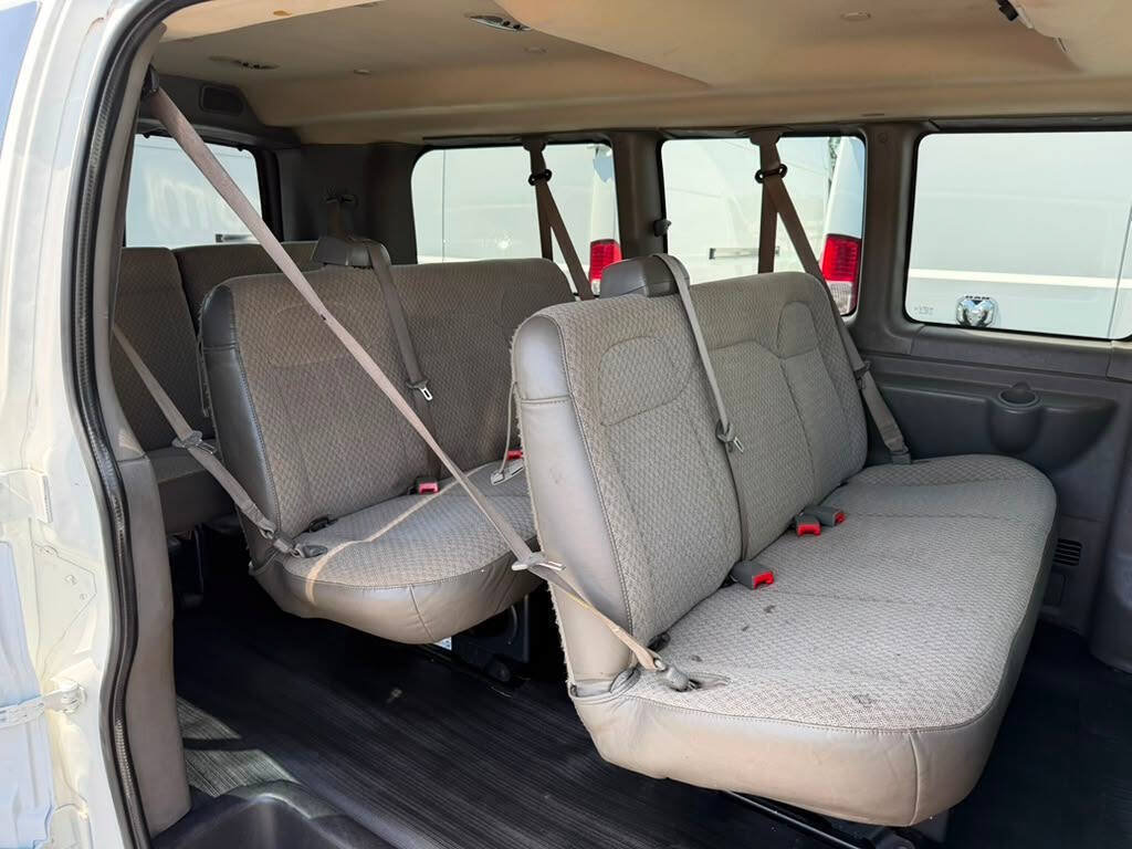 Used 2016 Chevrolet Express 2500 LS RWD image 12