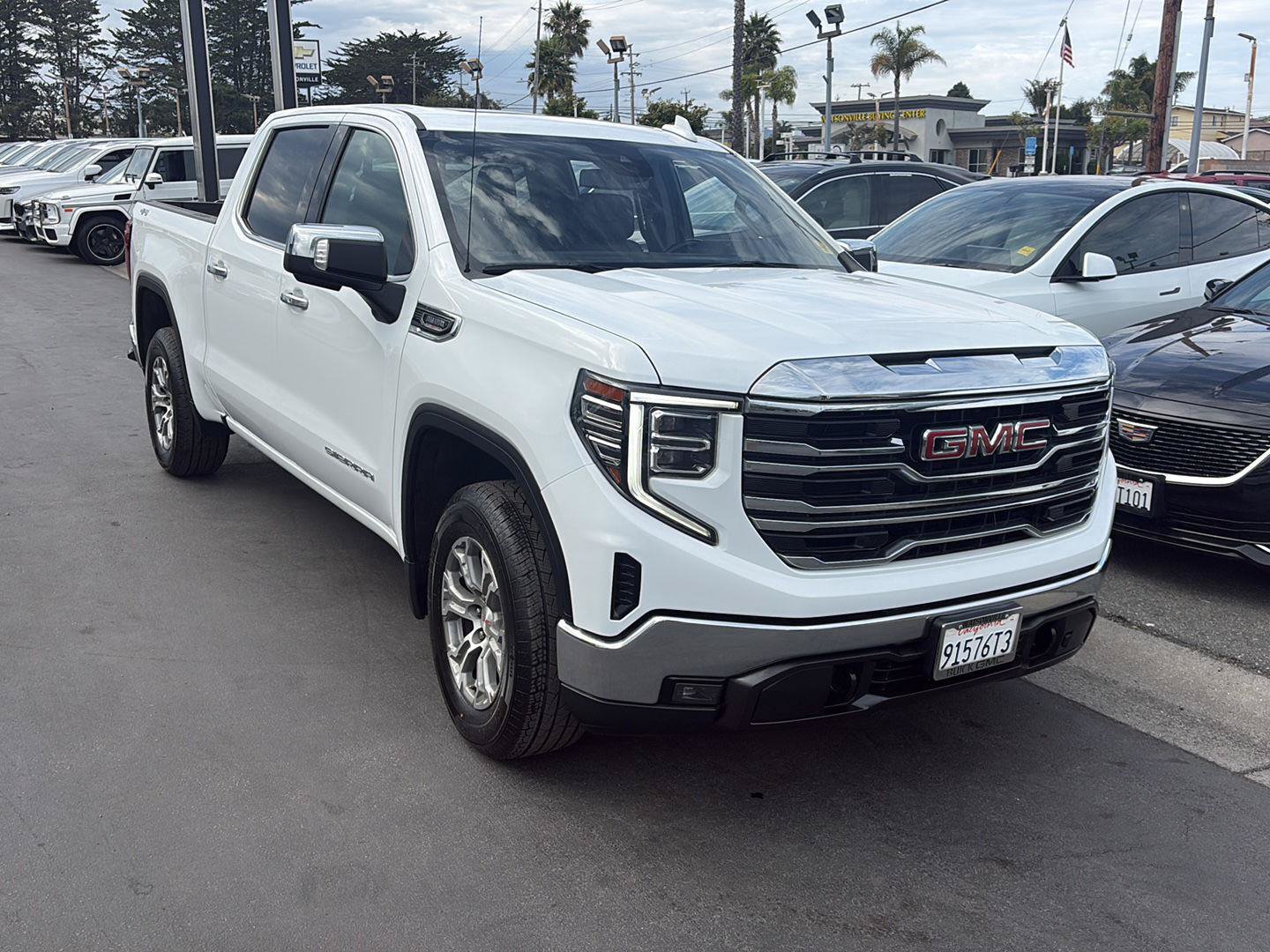 Used 2023 GMC Sierra 1500 SLT w/ SLT Convenience Package AWD/4WD image 1