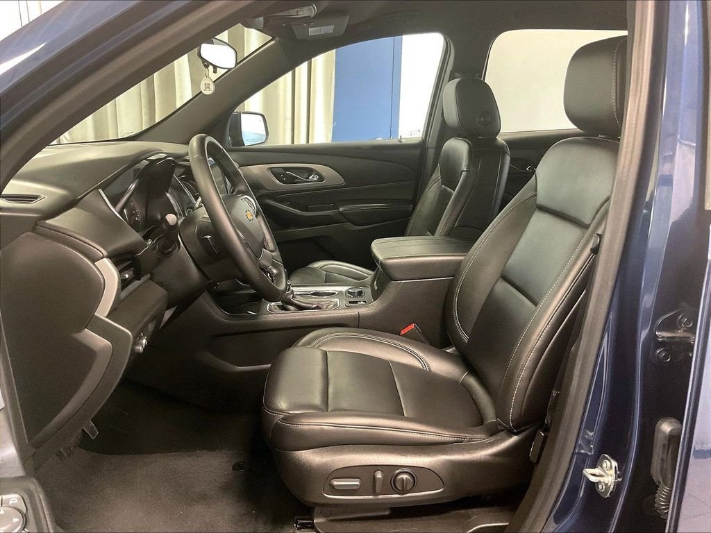 Used 2023 Chevrolet Traverse LT AWD/4WD image 10