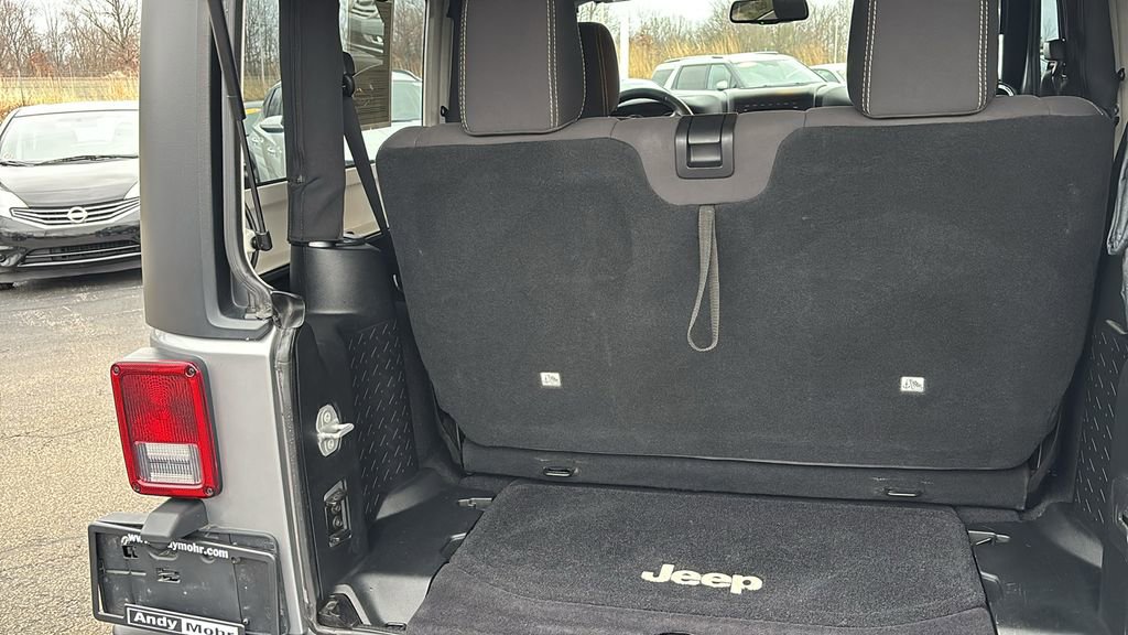 Used 2017 Jeep Wrangler Sahara image 25