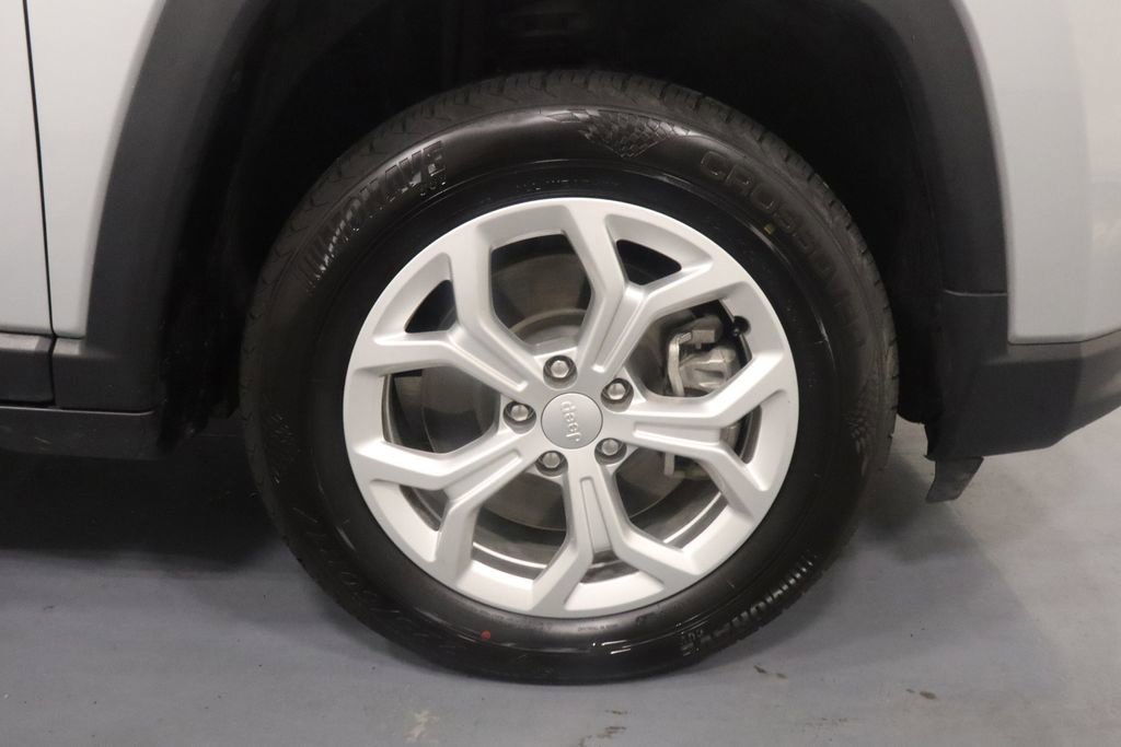 Certified 2024 Jeep Compass Latitude AWD/4WD image 26