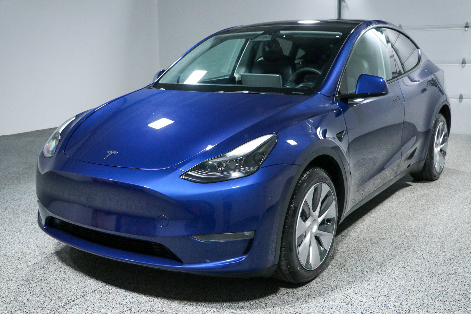 Used 2023 Tesla Model Y Long Range AWD/4WD image 26