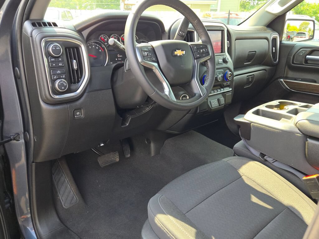 Used 2022 Chevrolet Silverado 1500 LT AWD/4WD image 26