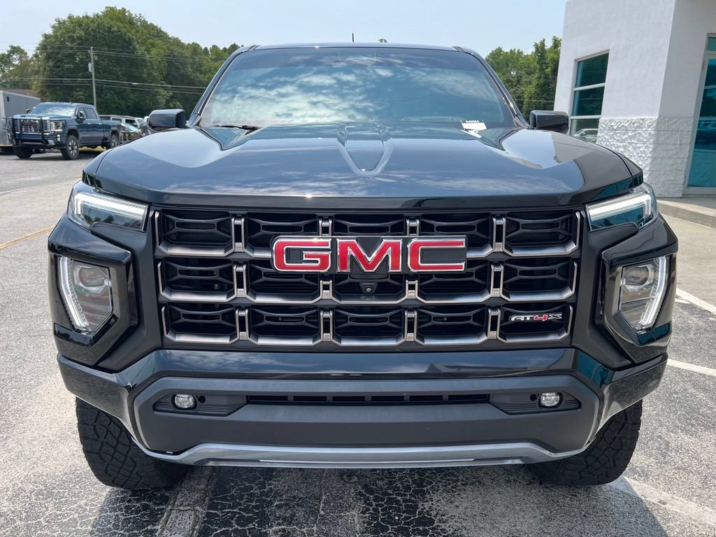 Used 2025 GMC Canyon AT4 w/ AT4X Package AWD/4WD image 5