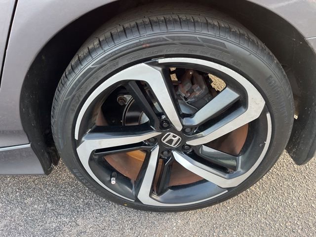 Used 2018 Honda Accord Sport image 32