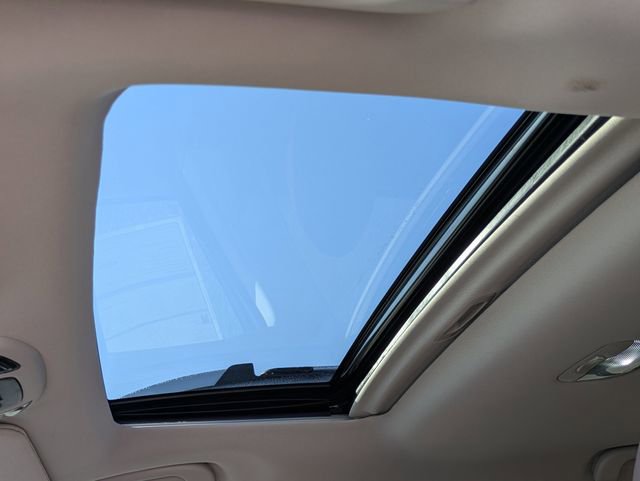 Used 2022 Subaru Outback Touring w/ Popular Package #2 image 19