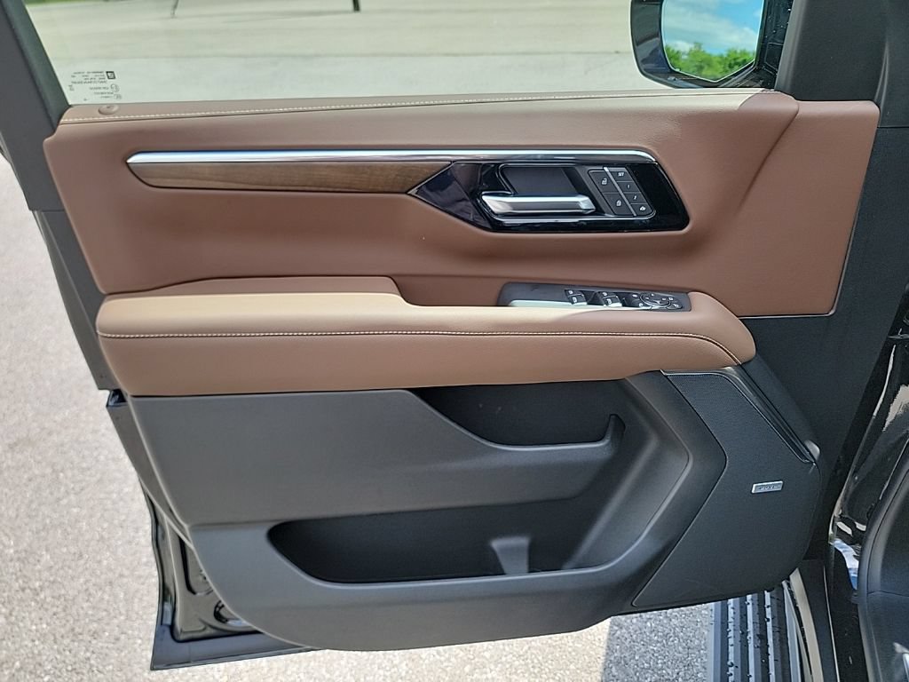 New 2026 Chevrolet Suburban High Country AWD/4WD image 19