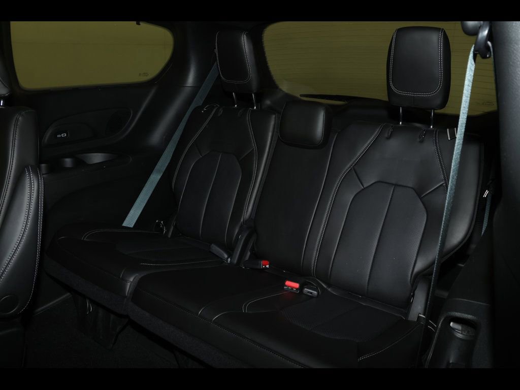 Used 2023 Chrysler Pacifica Touring-L w/ Uconnect Theater Family Group AWD/4WD image 30