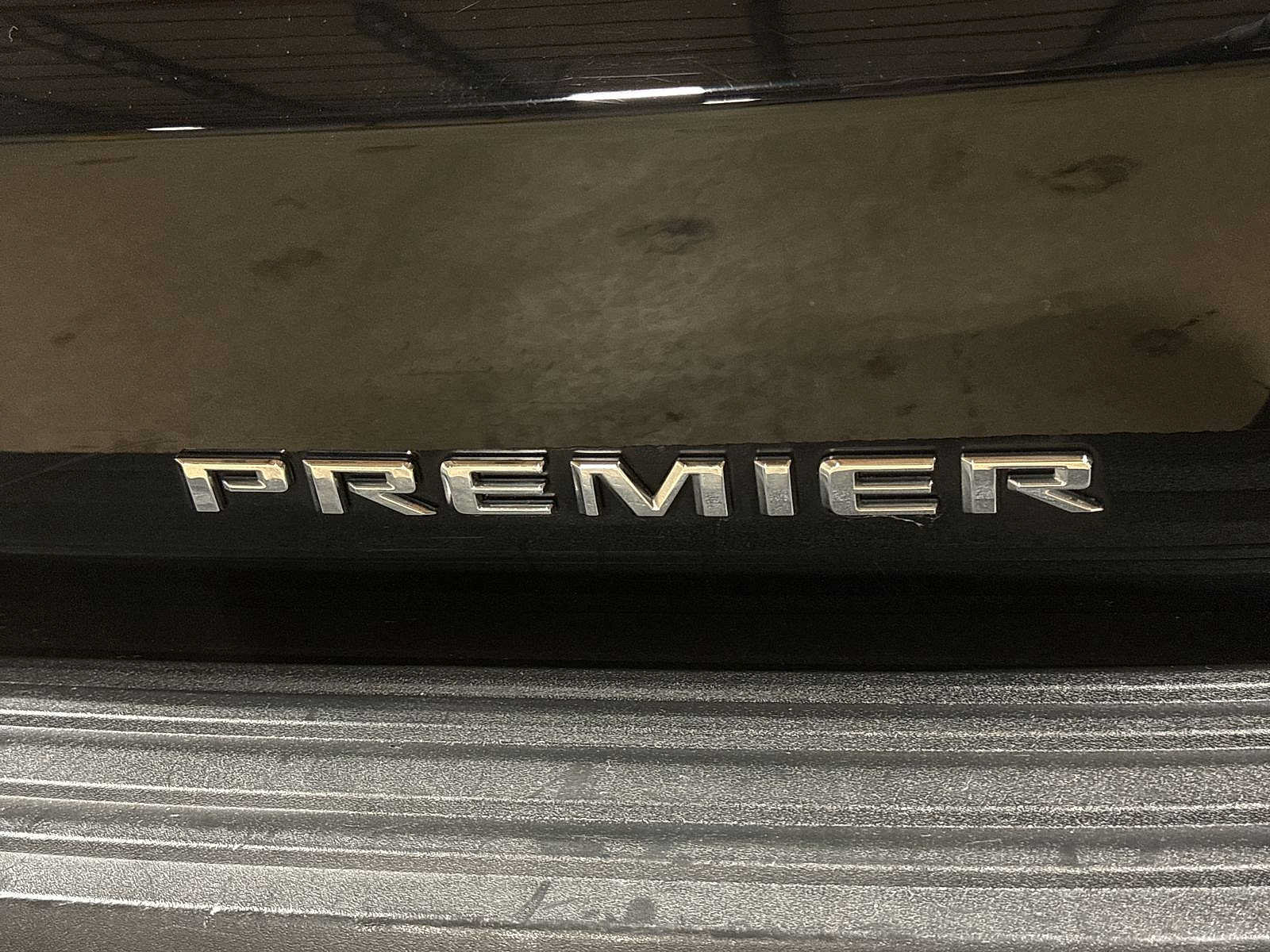 Used 2024 Chevrolet Tahoe Premier AWD/4WD image 28