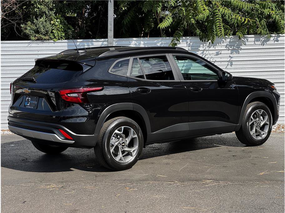 Used 2026 Chevrolet Trax LT FWD image 13