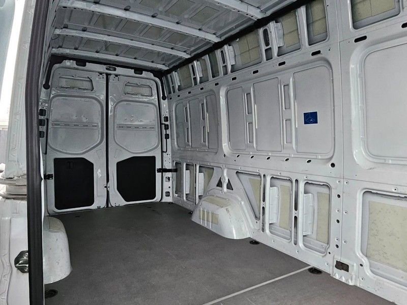 Used 2024 Mercedes-Benz Sprinter 2500 image 10