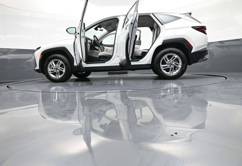 Certified 2025 Hyundai Tucson SE AWD/4WD image 48