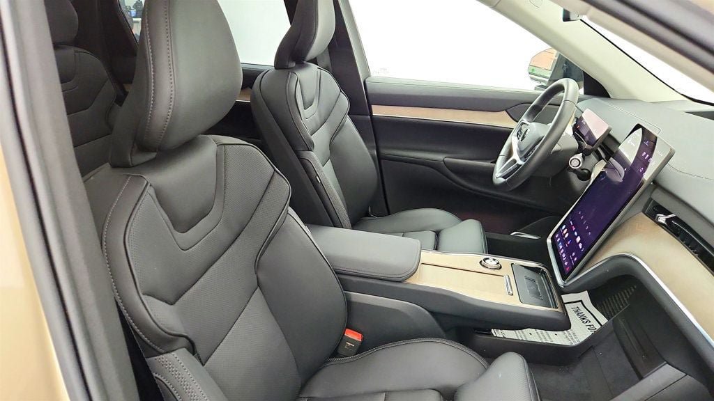 Used 2025 Volvo EX90 Ultra AWD/4WD image 20