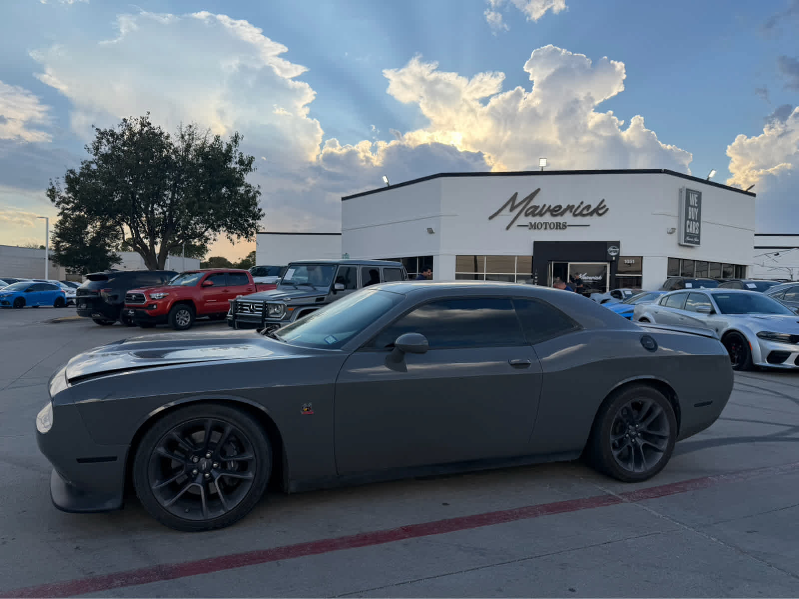Used 2023 Dodge Challenger R/T Scat Pack RWD image 1
