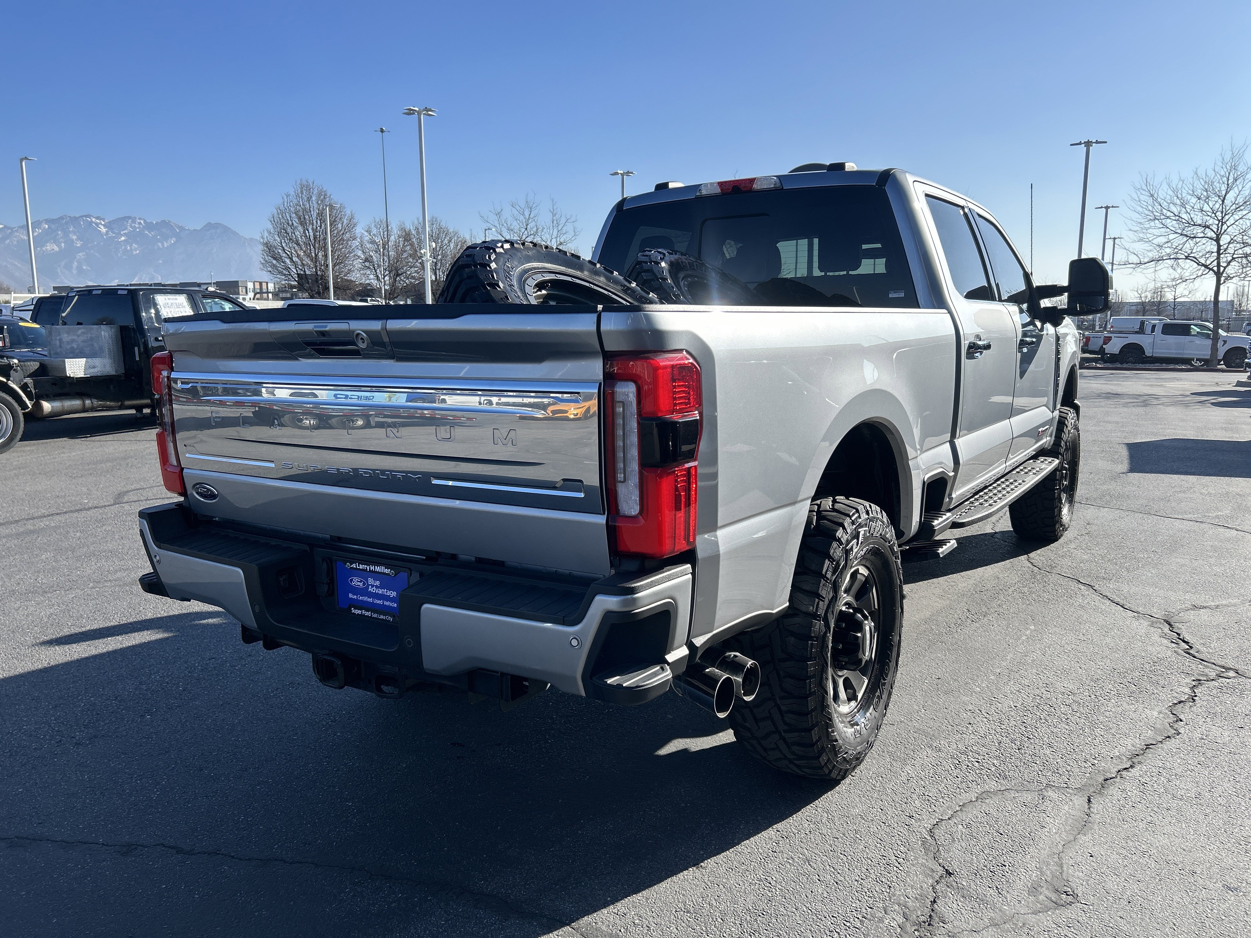 Certified 2024 Ford F350 Platinum w/ Tremor Off-Road Package image 5