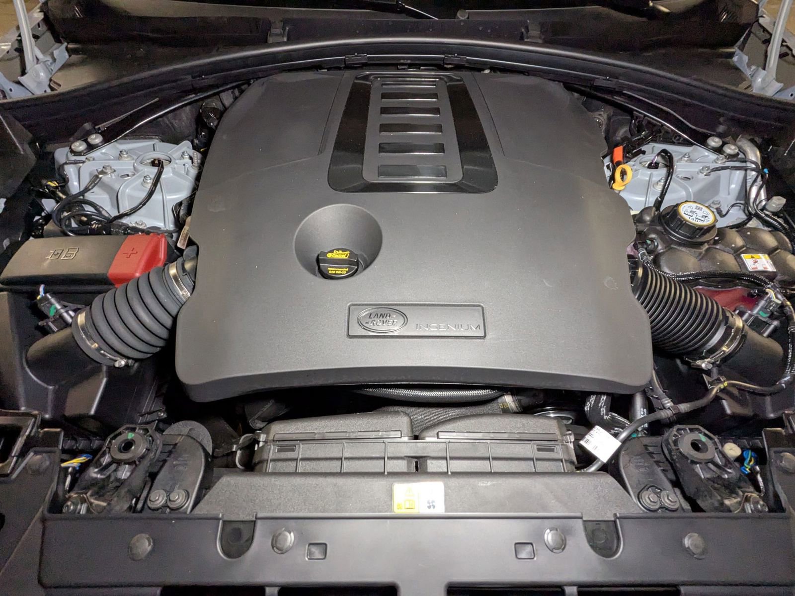 New 2026 Land Rover Range Rover Velar Dynamic SE image 18