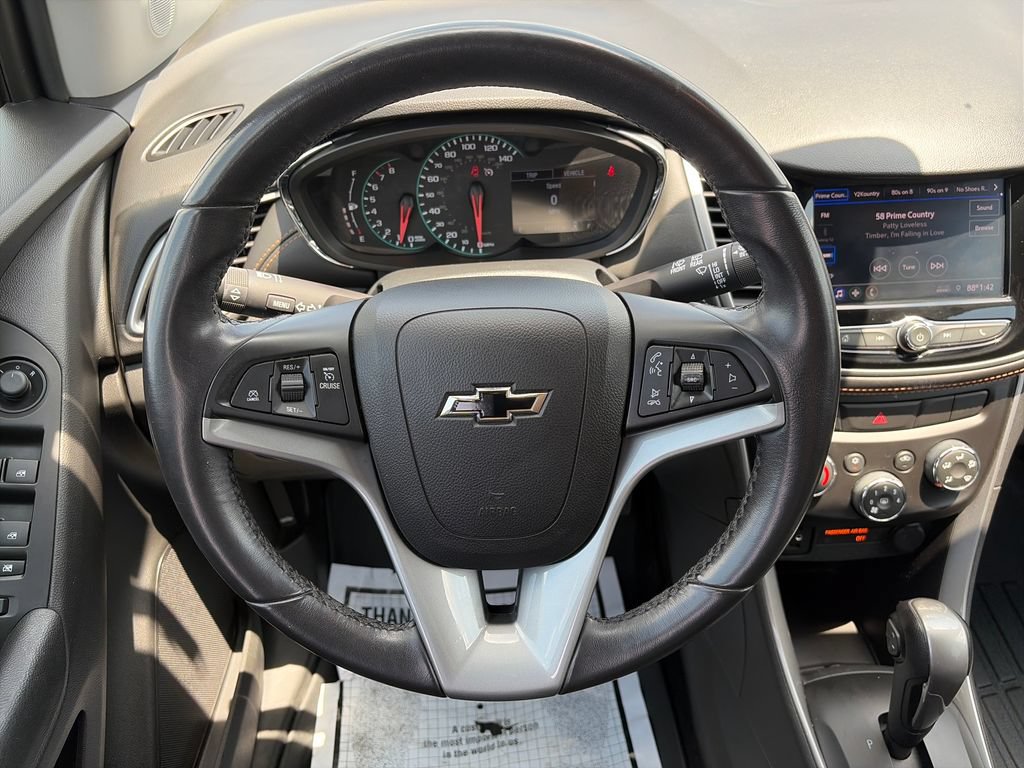 Used 2021 Chevrolet Trax LT w/ Redline Edition FWD image 12