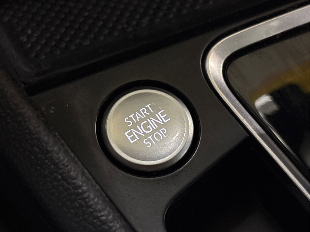 Used 2019 Volkswagen Jetta SE w/ Cold Weather Package image 29