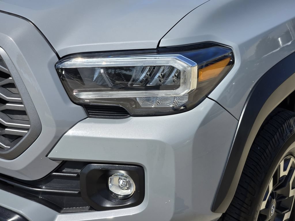 Certified 2021 Toyota Tacoma TRD Off-Road w/ TRD Premium Off Road Package AWD/4WD image 5