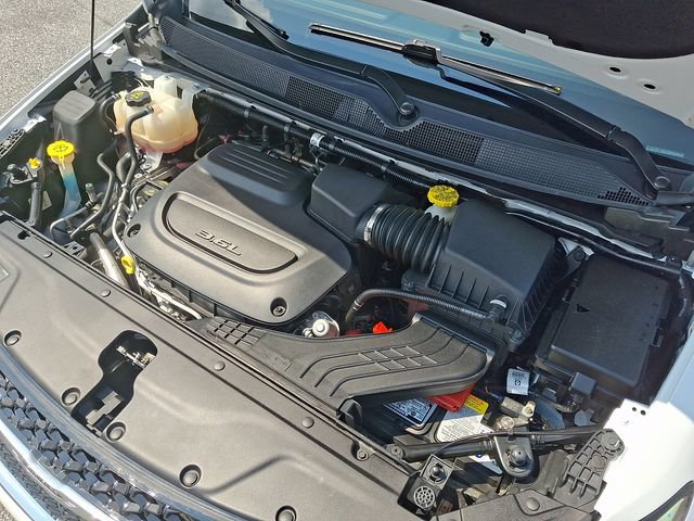 Used 2025 Chrysler Pacifica Select FWD image 26