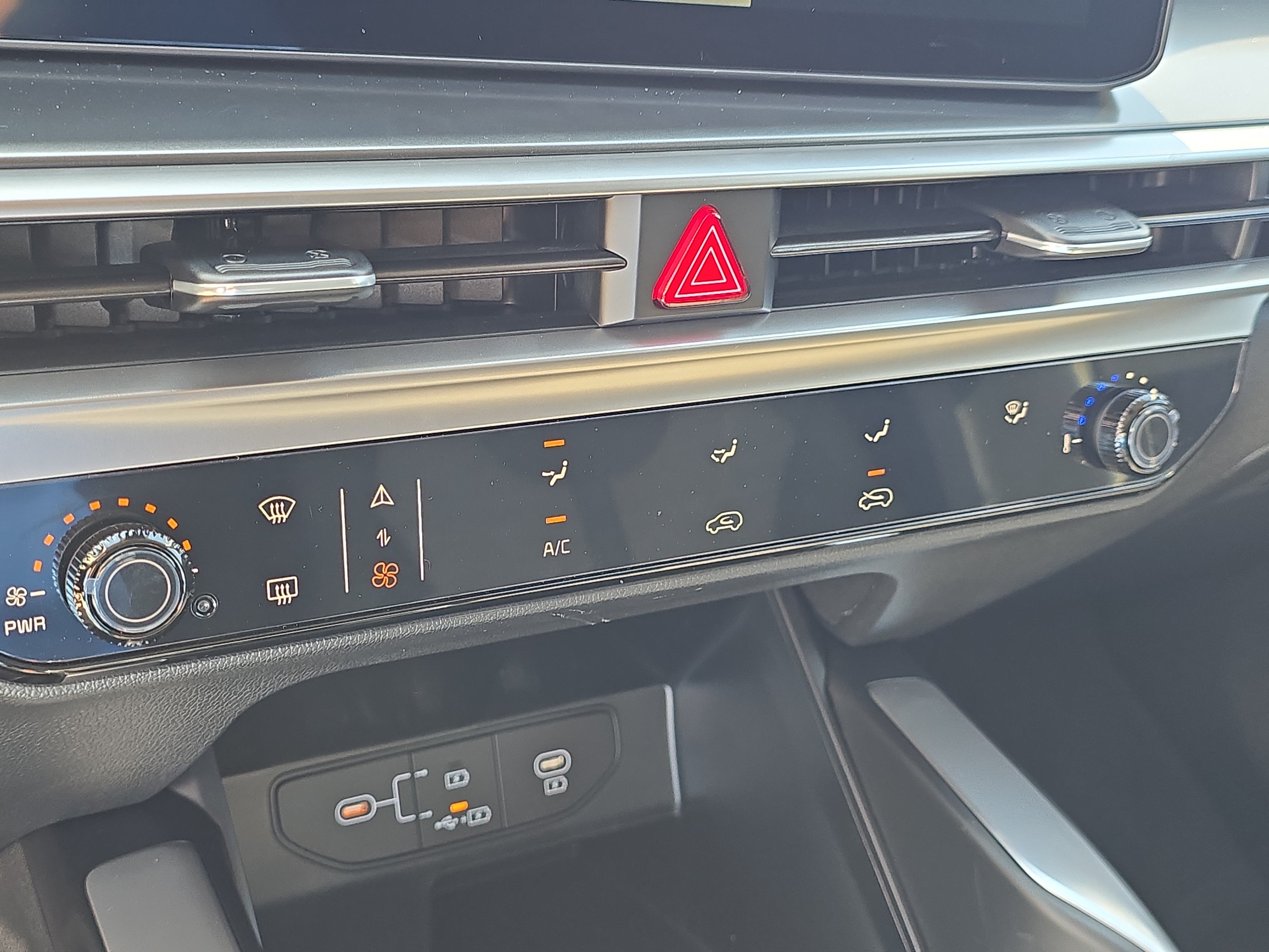 New 2026 Kia Sorento LX FWD image 23