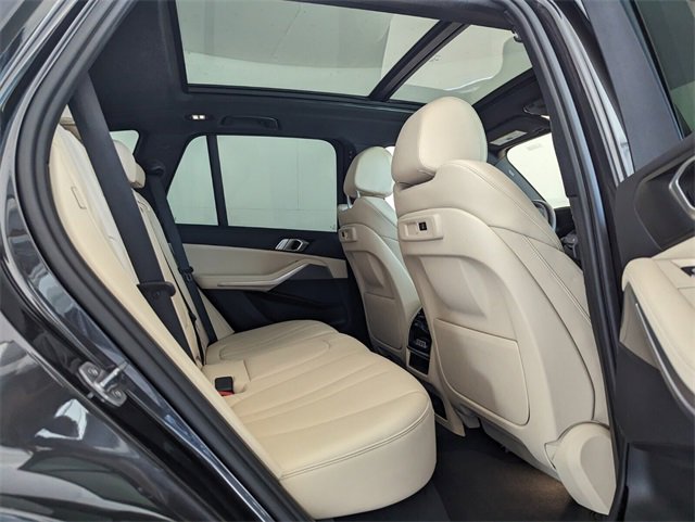 Used 2022 BMW X5 sDrive40i w/ Premium Package image 17
