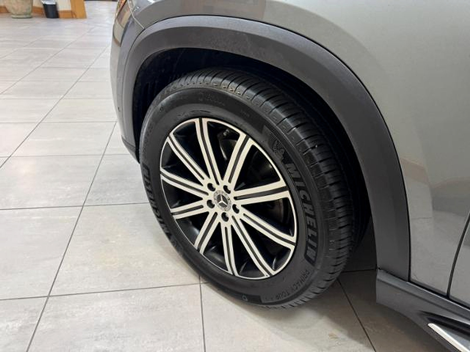 Certified 2025 Mercedes-Benz GLE 350 4MATIC image 9