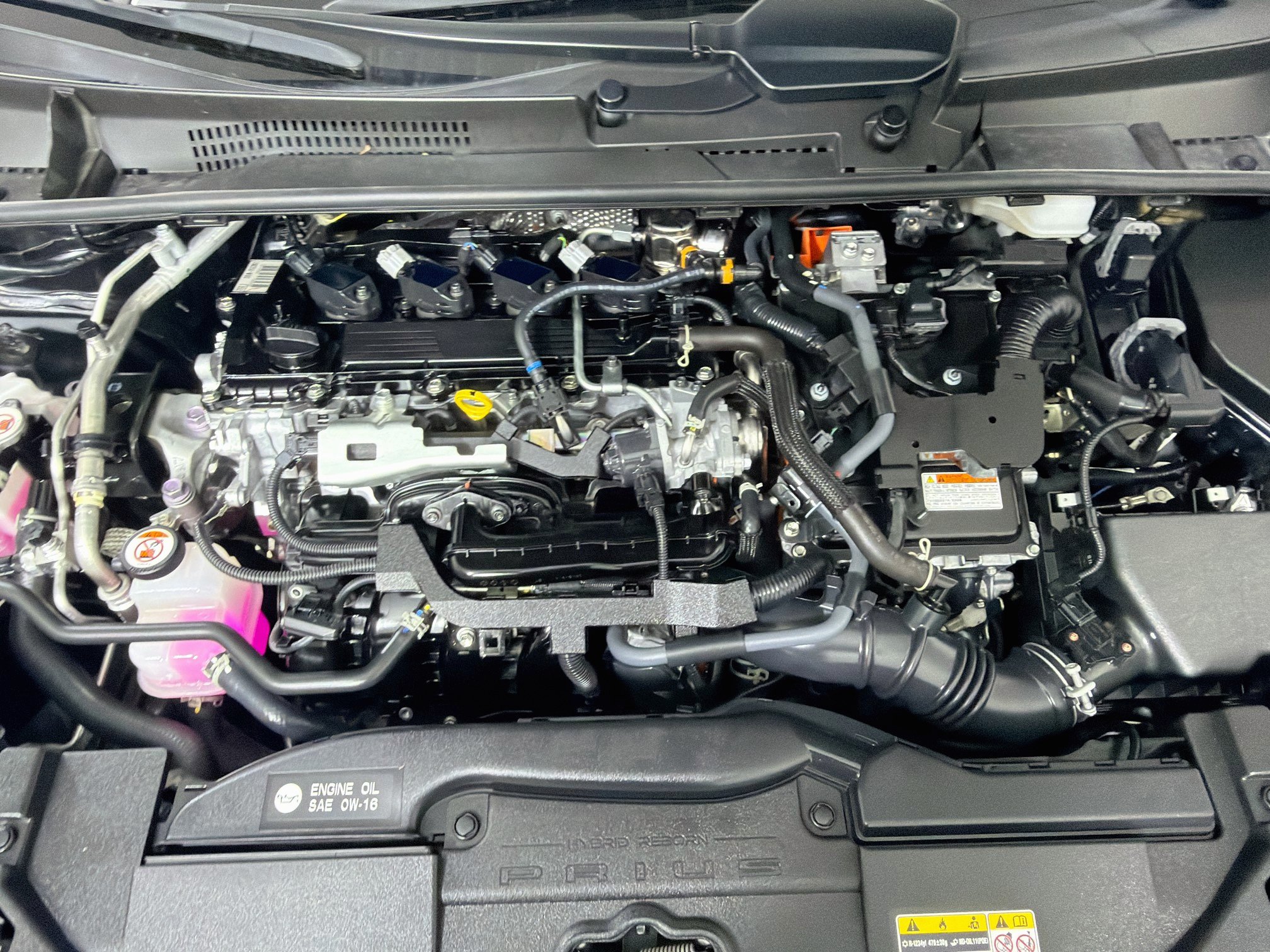 Used 2025 Toyota Prius LE FWD image 30