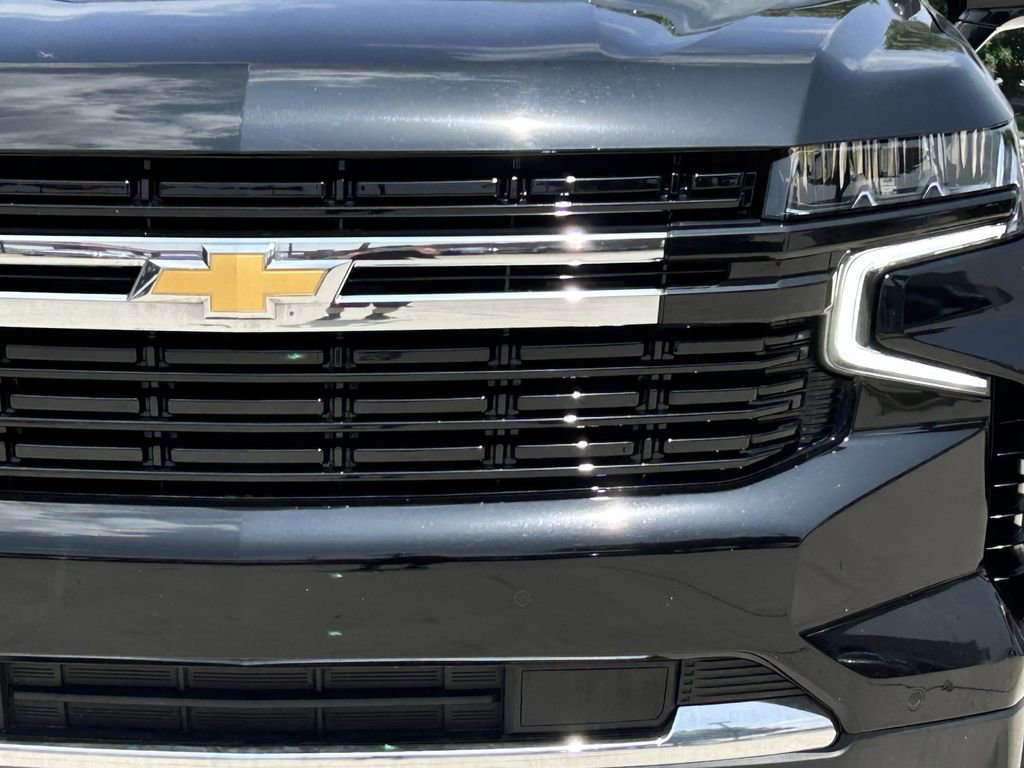 Used 2024 Chevrolet Suburban LT RWD image 10