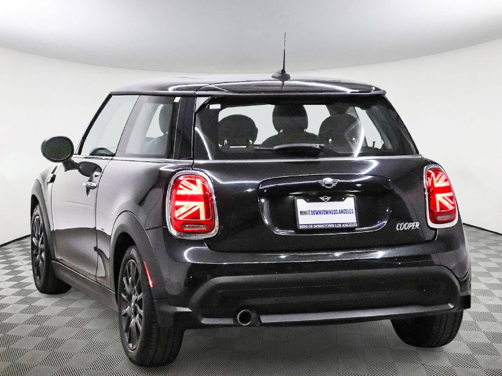 Used 2023 MINI Cooper 2-Door Hardtop FWD image 8