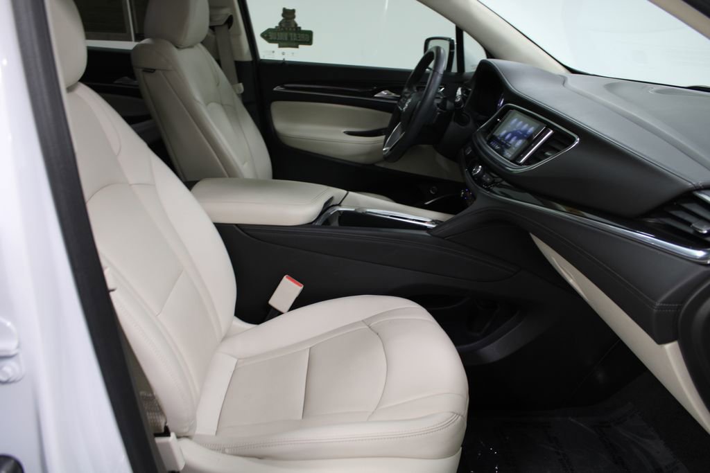 Used 2024 Buick Enclave Essence w/ Technology Package image 28